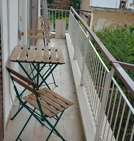 Mary's Center F Apartament